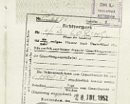Ben paspoort dl5  Net zoals in het paspoort van Opa, had ook Ome Ben een reisbeschikking voor Duitsland nodig. Je ziet dat deze in Rotterdam is afgehaald.