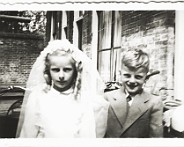Eerste communie Adrie 10-5-1956 2  1e heilige communie van Adrie van de waal, dochter van Dien Löring, 10 mei 1956